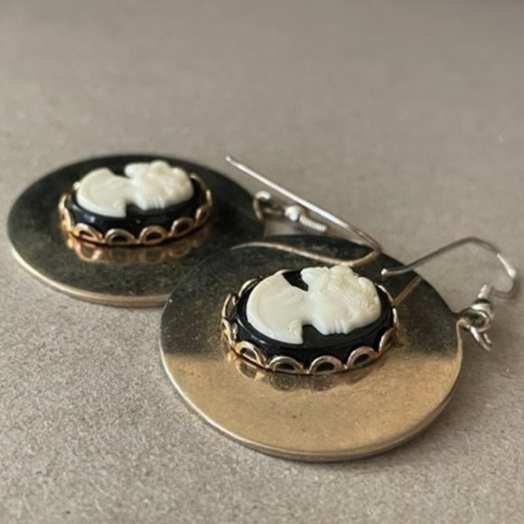 Carved Cameos Set on Black Stone Scalloped Framed on Gold Medallion Hook Earring - Picture 2 of 7